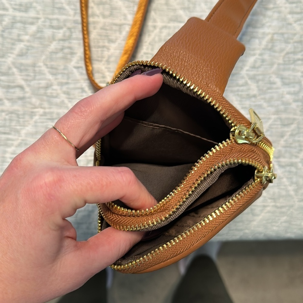 NWOT crossbody - Picture 5 of 5